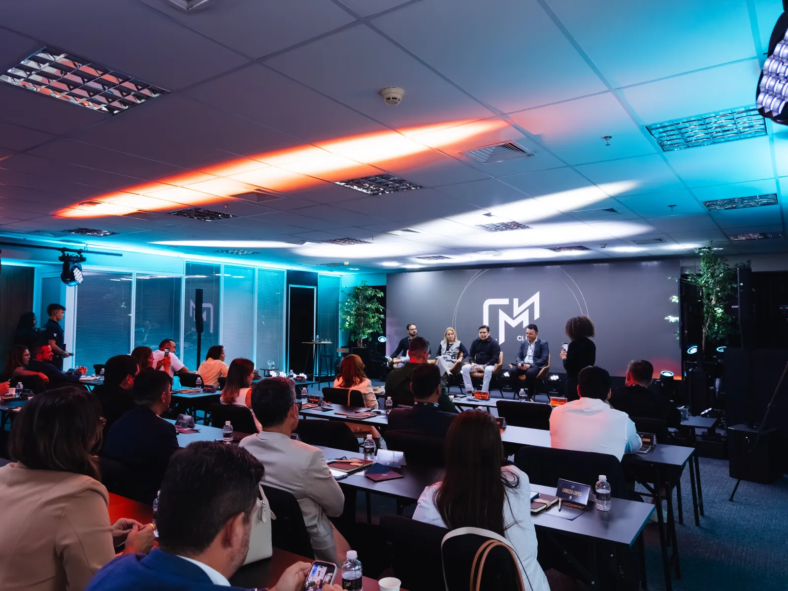Auditório do CMN Business durante evento empresarial